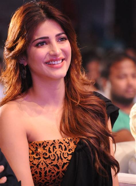 Shruti Haasan Super Cute Photos at Telugu Film 'Balupu' Audio Release ...