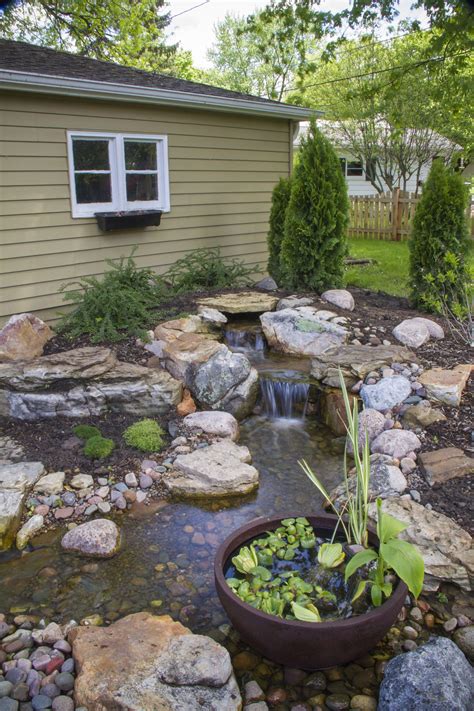 Choosing the Perfect Water Feature for Your Yard | Waterfalls backyard, Ponds backyard, Water ...