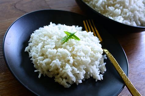 Perfect Loose White Rice Recipe {Video} - EnriLemoine