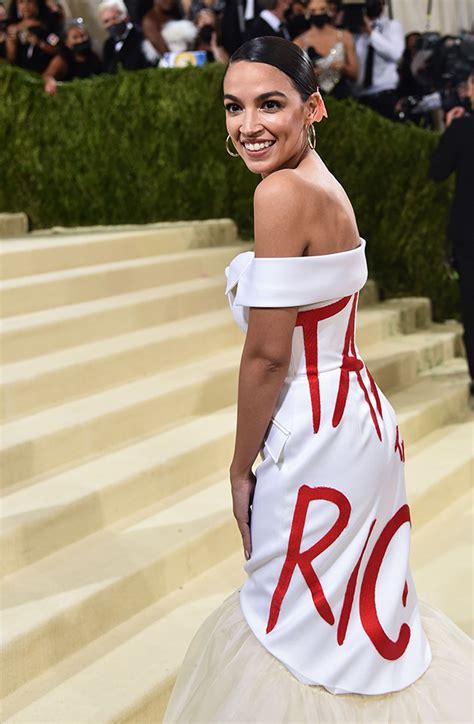 Alexandria Ocasio-Cortez’s Met Gala 2021 Dress: Photo – Hollywood Life