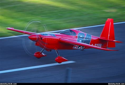 Red Bull Air Race 2014 - Zivko Edge 540 V3 (Pete McLeod)