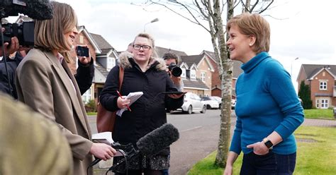 Nicola Sturgeon free to answer questions on SNP finances investigation, says ex-police union ...