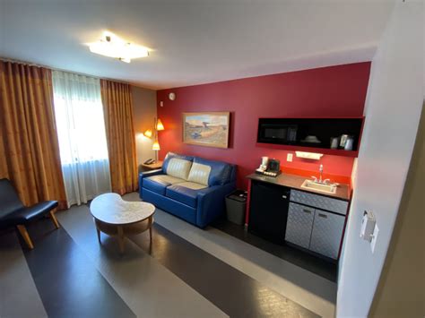 PHOTOS, VIDEO: Tour a Newly-Remodeled "Cars" Family Suite at Disney's Art of Animation Resort ...