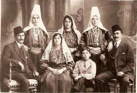 Old Palestinian family from Beit Jala near Bethlehem in 1914 Israel History, Palestine History ...