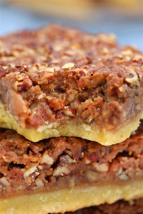 Best Easy Pecan Pie Bars Recipe [VIDEO] - Sweet and Savory Meals