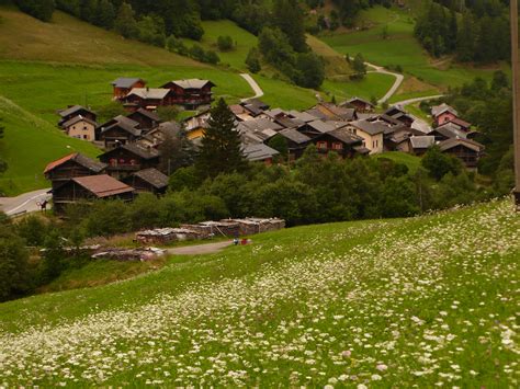 Photo 2779246296: village suisse