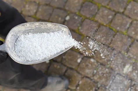 Magnesium Chloride Uses and Types | Ninja De-Icer