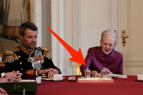 PHOTOS: Denmark's Queen Margrethe Signs Abdication, Makes Son King ...