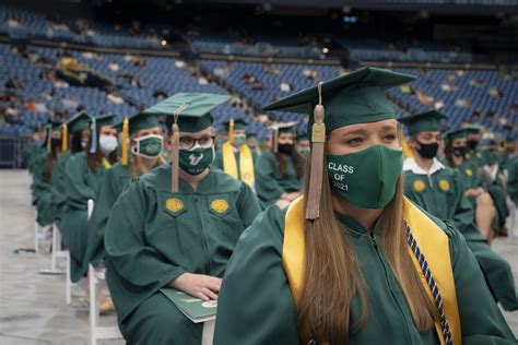 USF holds first in-person commencement since fall 2019 – The Oracle