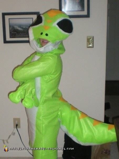 Geico Gecko and Customer Couple Costume