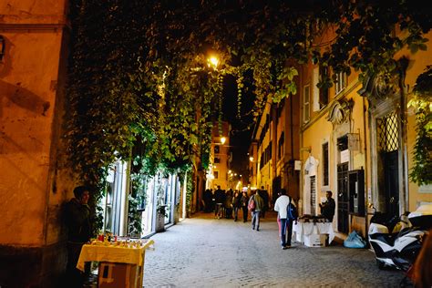 Night street in Rome – free photo on Barnimages