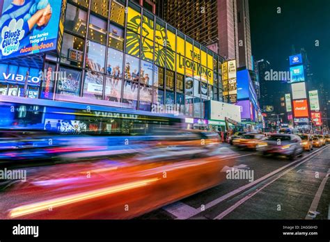 Night view of Times Square, Manhattan, New York, USA Stock Photo - Alamy