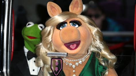 7 Miss Piggy Quotes That Make Us Glad She's Not "Delicate and Lovely"