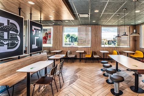 Descubrir 53+ imagen mcdonalds restaurant interior – Thcshoanghoatham ...