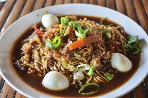 Pancit Cabagan | Traditional Noodle Dish From Cabagan, Philippines