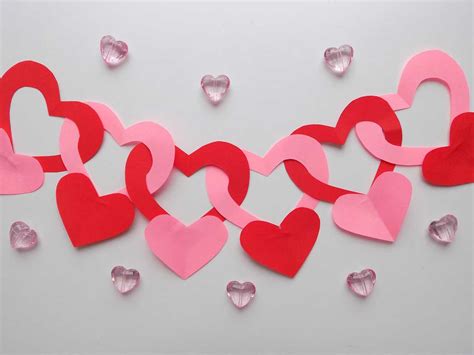 How to Make a Paper Heart Garland: 11 Steps