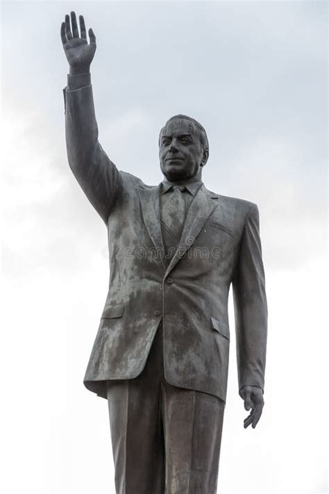 Statue of Heydar Aliyev in Fizuli Park, in Baku Editorial Image - Image of aliyev, park: 60873870