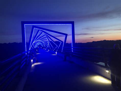 High Trestle Trail bridge in Iowa : r/pics