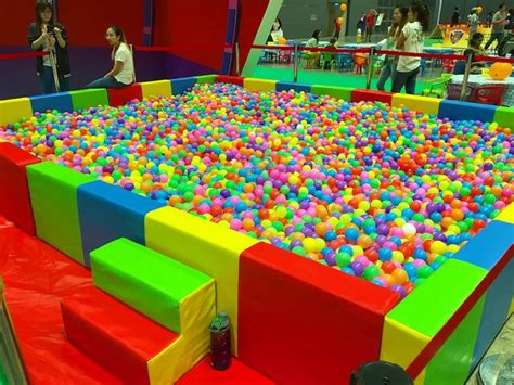 Giant Ball Pit Rental – Carnival World