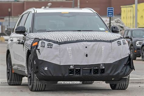 Lincoln’s First EV Could Debut In 2025 As A Three-Row Crossover | Carscoops