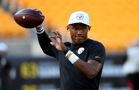 Steelers made excellent move bringing back QB Joshua Dobbs