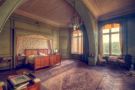 15 Photos Of Abandoned Bedrooms Show Their Dusty Remains - Urban Photography by Roman Robroek