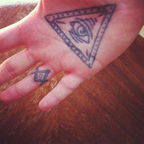 #tattoo. love the masonic symbol!! Masonic Tattoos, Symbol Tattoos ...