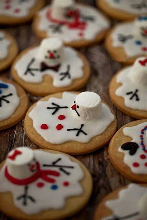 (gesmolten) sneeuwpop koekjes Door suuuzann | Christmas food, Christmas ...