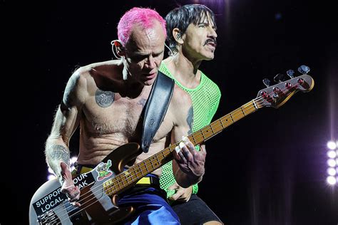 Anthony Kiedis Doesn’t Think He’s a Musician, Says Flea | DRGNews