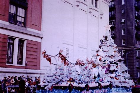 Santa's Sleigh/Gallery | Macy's Thanksgiving Day Parade Wiki | Fandom