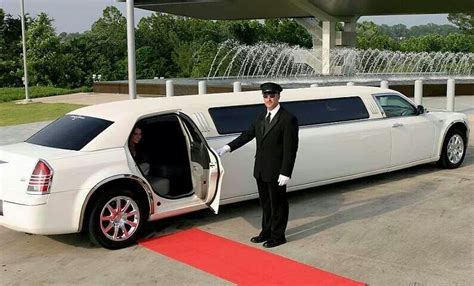 luxury car chauffeur service chicago - kimberely-duenes