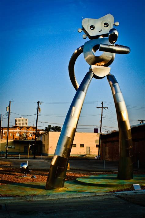 Traveling Man sculpture in Deep Ellum, Dallas,TX | Dallas travel ...