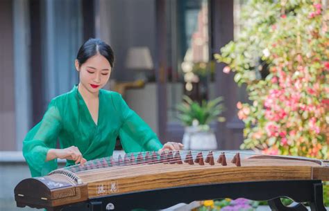 What Is a Zither?: Everything You Need to Know