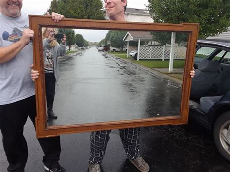 20 Photos Of People Trying To Sell Mirrors That Are So Funny And Will ...