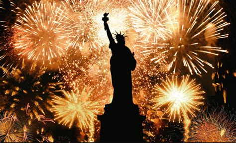 The World's Most Spectacular New Year's Eve Fireworks Displays from Las ...