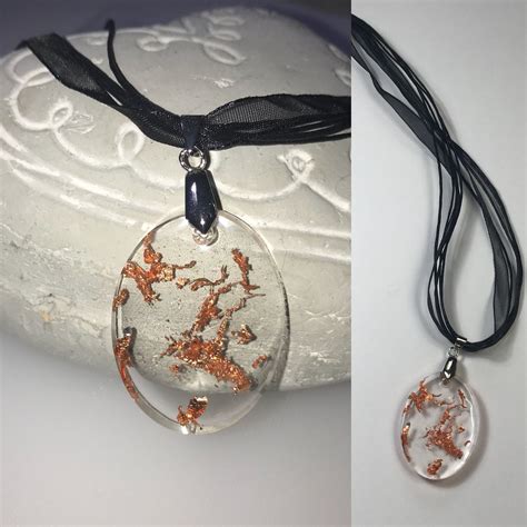 Copper flake resin pendant | Resin crafts, Resin pendant, Resin jewelry