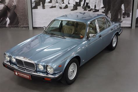 1988 - Daimler Double Six Vanden Plas Saloon V12 | Jaguar car, Jaguar daimler, Sports cars luxury