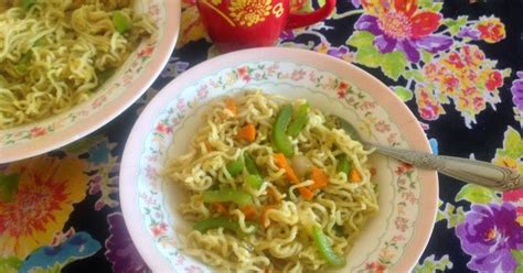 The Recipes of India: Fried Maggi