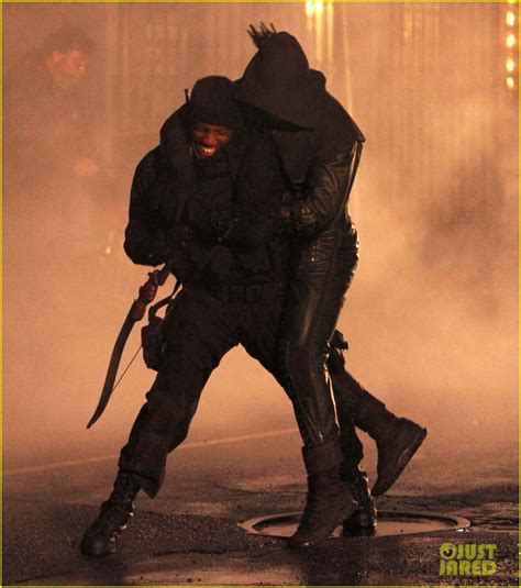 Stephen Amell: Late Night 'Arrow' Fight Scenes!: Photo 2758288 | Annie Ilonzeh, Arrow, Stephen ...