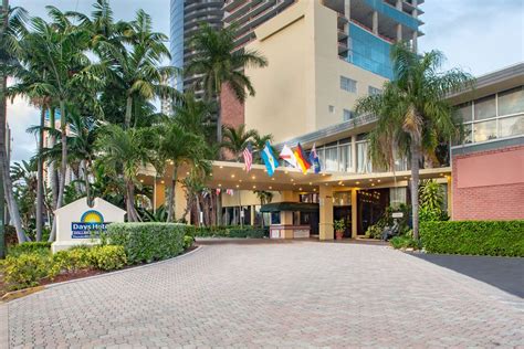 Days Hotel Thunderbird Beach Resort Sunny Isles, FL - See Discounts