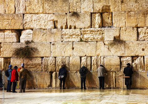 Fotobehang The Western Wall in Jerusalem, Israel in the night - Nikkel Art