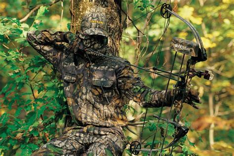 Turkey hunting: Bows or guns? • Outdoor Canada