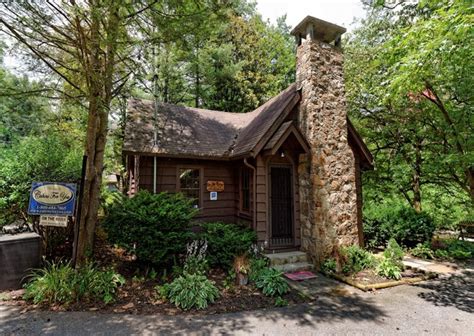 Gatlinburg Cabin Rentals - On The River