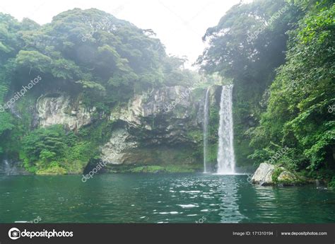 Cheonjiyeon Waterfalls in Jeju Island — Stock Photo © topntp #171310194