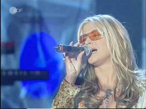 Anastacia - Left Outside Alone (Performance at Wetten Dass 27.03.04 ...