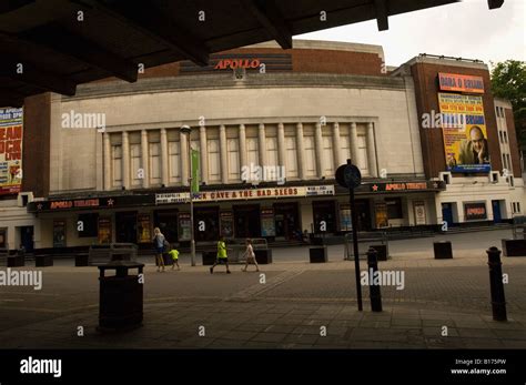 England, London, Hammersmith, Apollo theatre Stock Photo - Alamy