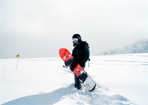 17 Awesome Beginner Snowboards Perfect for Those Starting Out - Alex on ...