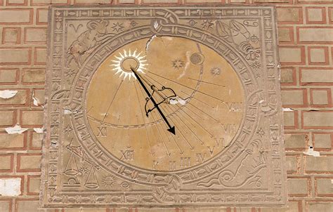 Sundial. Solar clock. Photograph by Fernando Barozza