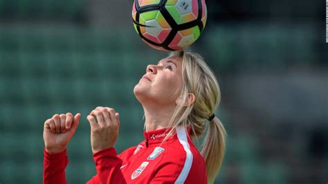 Cambio Cuervo Fruta vegetales imagenes de mujeres jugadoras de futbol ...