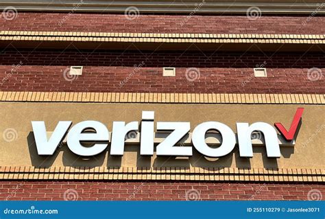 Verizon sign editorial stock image. Image of mark, verizon - 255110279